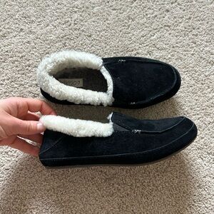 Cozy Black Faux Fur Lined Slippers